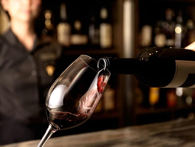 世界と日本の銘酒が楽しめる